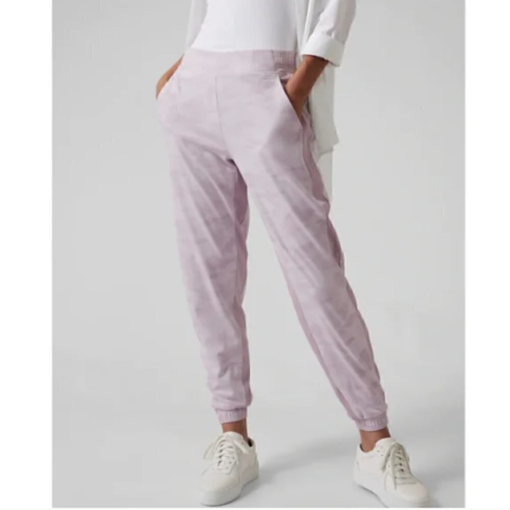 NWT Athleta Brooklyn Lined Camo Jogger in Shasta Purple size 2